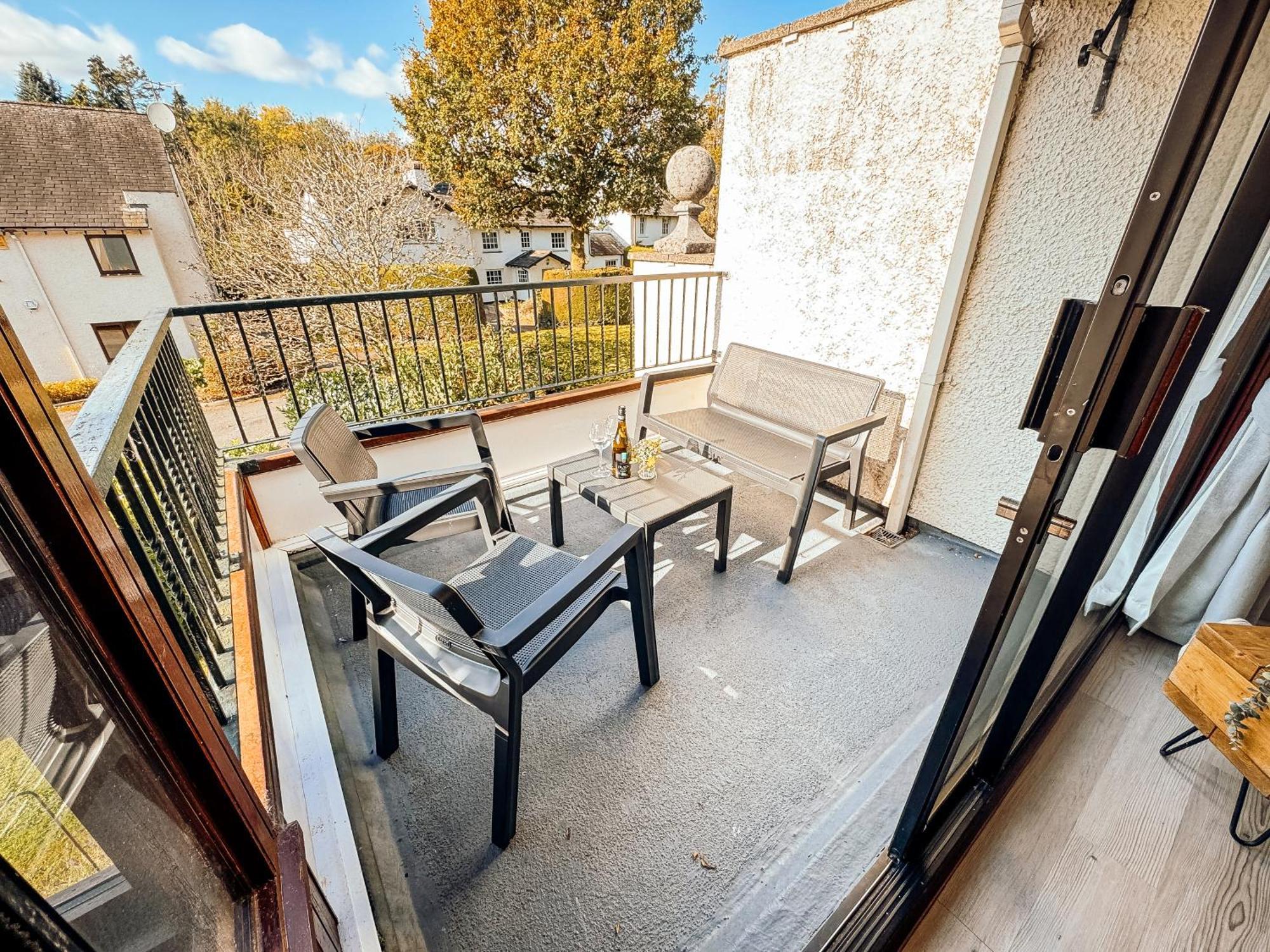 Bellman'S Hideaway With Lake View, Pet Friendly Bowness-on-Windermere Exterior photo