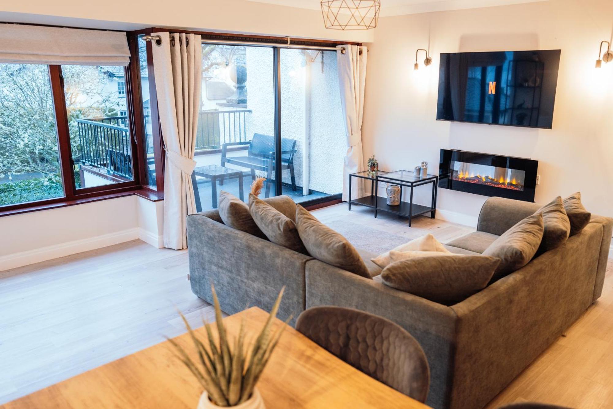 Bellman'S Hideaway With Lake View, Pet Friendly Bowness-on-Windermere Exterior photo